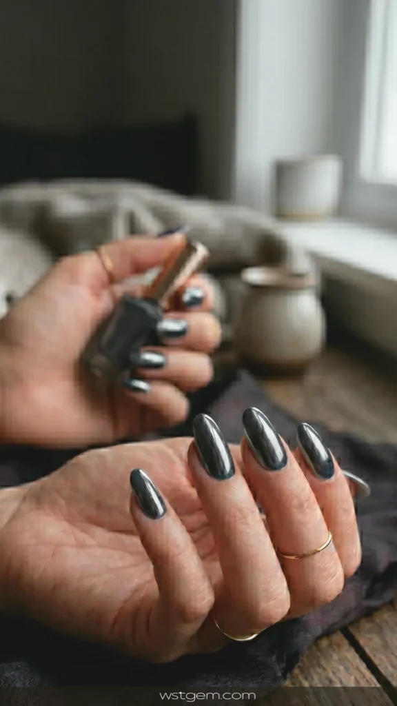 Nail Style ,Nail ,Charcoal chrome - metallic and edgy.