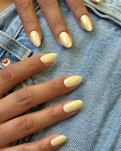 Butter Yellow & Tangerine nails